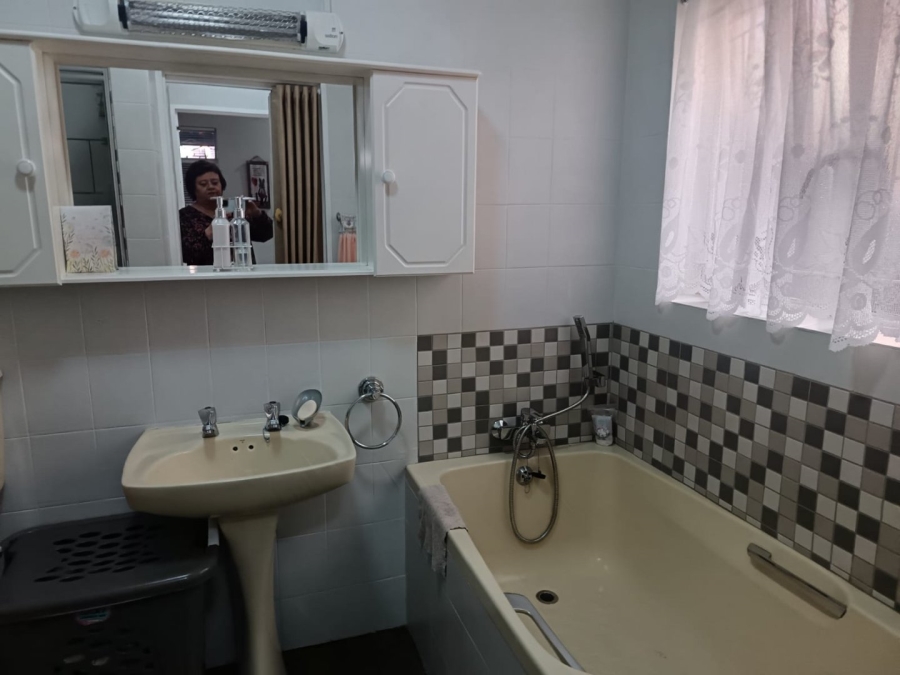 3 Bedroom Property for Sale in Rhodesdene Northern Cape